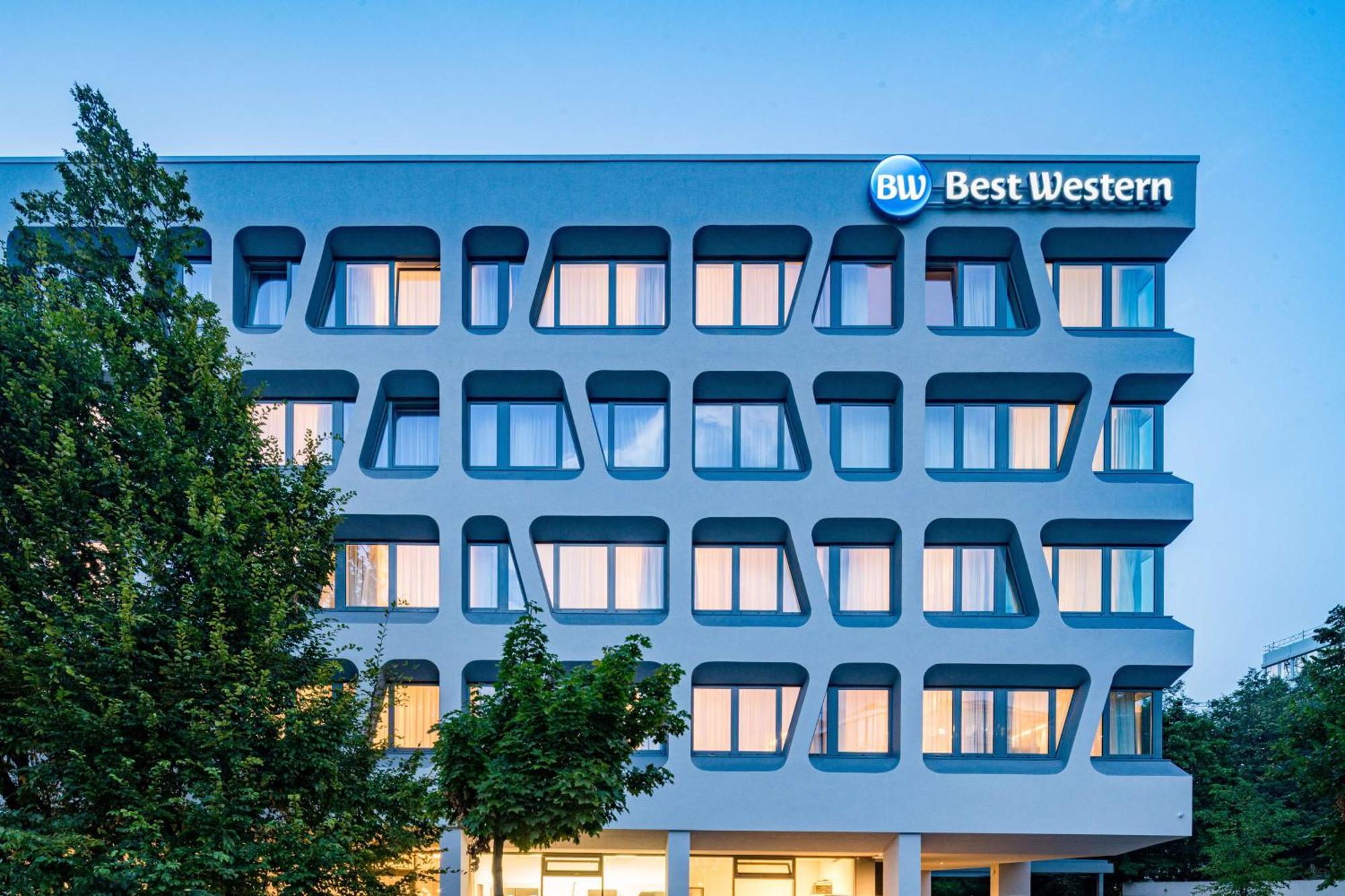 Western Arabellapark 3* München